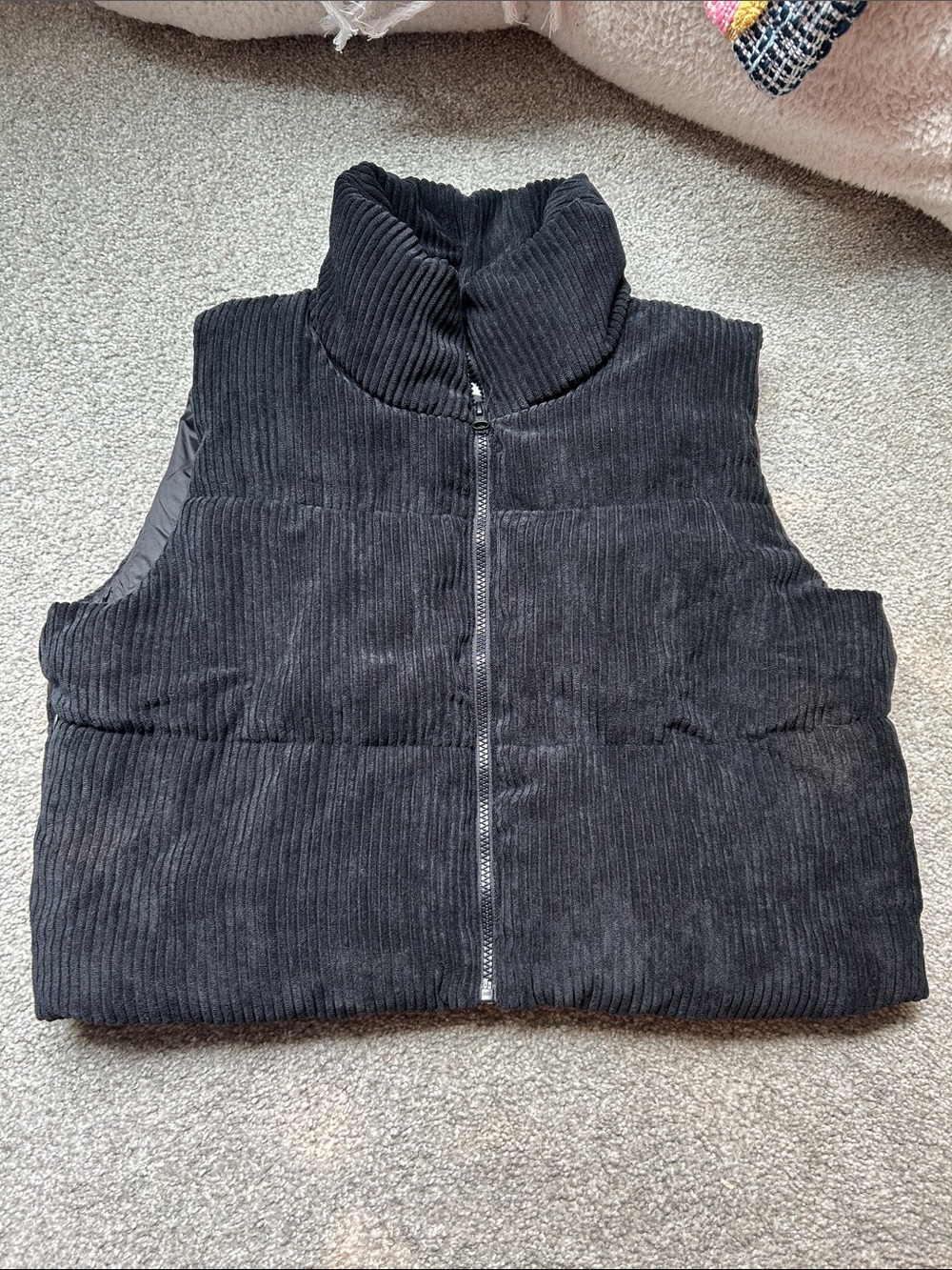 Corduroy cropped puffer vest